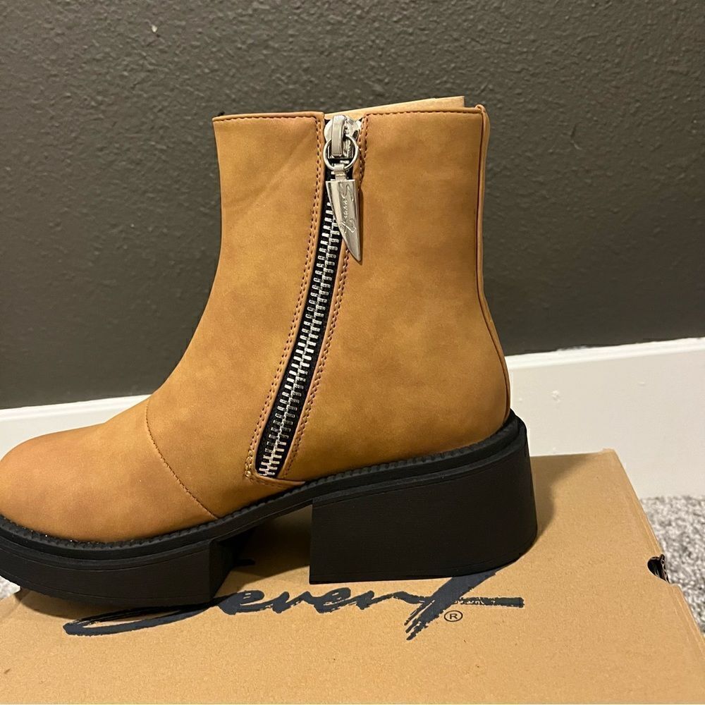 SEVEN7 Women's Vault Boots - Picture 8 of 13